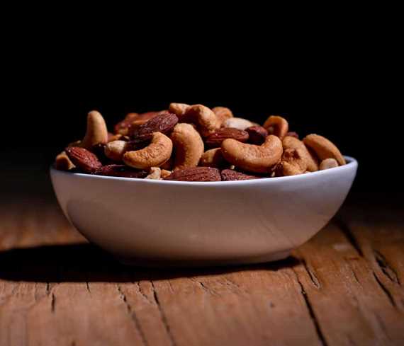 Smoked Almonds, Cashews & Peanuts